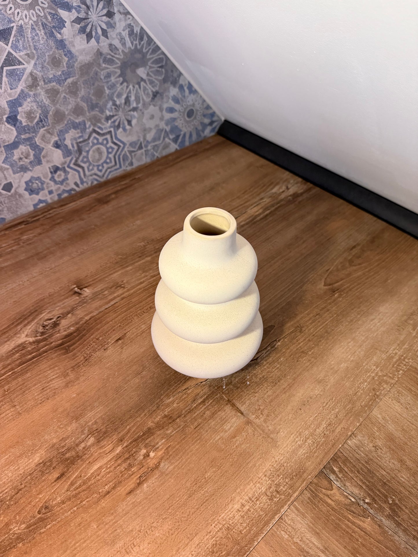 MAISONÉ |Elegancé– Beige Vase 21 cm |